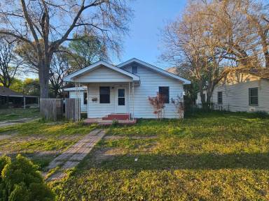 Main picture of 814 E Sullenberger Ave