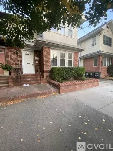 Main picture of 1375 E 12th St