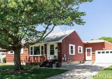 Main picture of 42 Tracy Dr