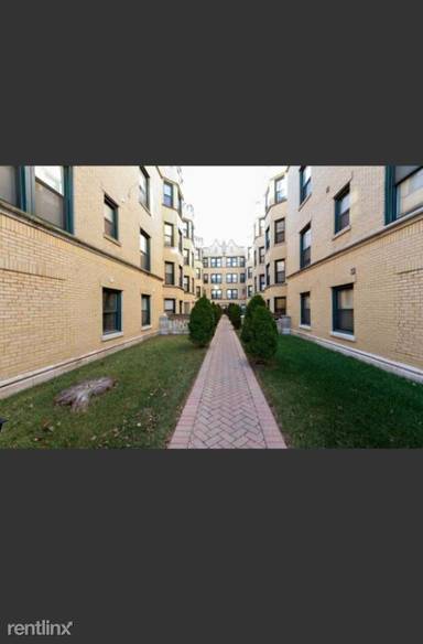 Main picture of 6841 S Kenwood Ave