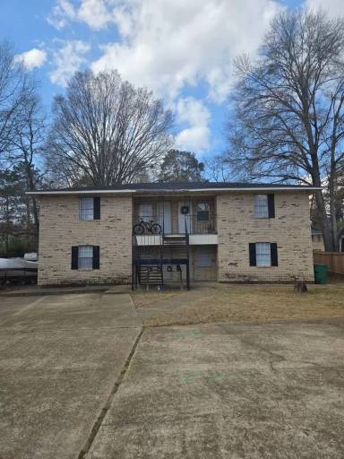 Main picture of 104 Beall St