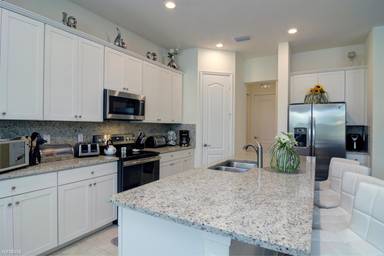 Main picture of 10811 SW 48th Ter