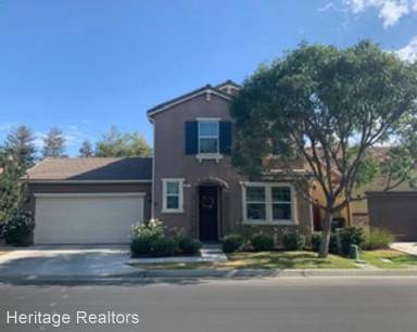 Main picture of 1747 Van Gogh Way