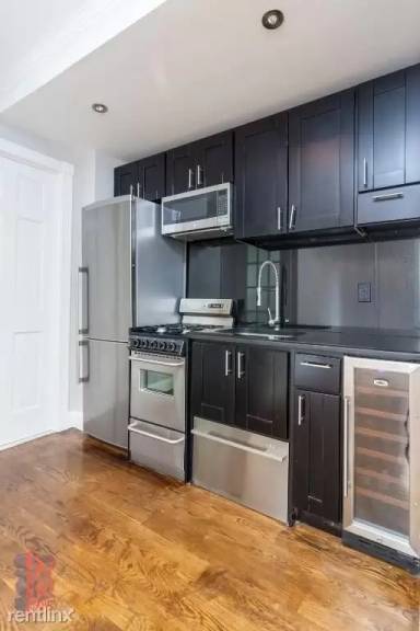 Main picture of 343 E 8th St