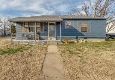 Main picture of 523 Foster Pl