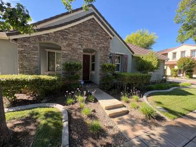 Main picture of 310 W Viento St