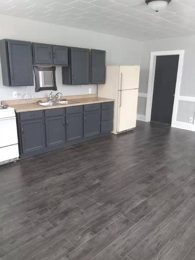 Main picture of 605 Superior Ave