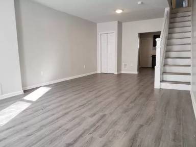 Main picture of 835 E Hilton St
