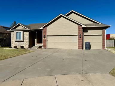 Main picture of 440 N Indiana Ave