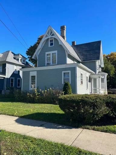 Main picture of 347 Saint Charles St